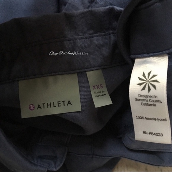 Athleta chambray sleeveless button down top *shop@iamwarrior - Picture 7 of 8